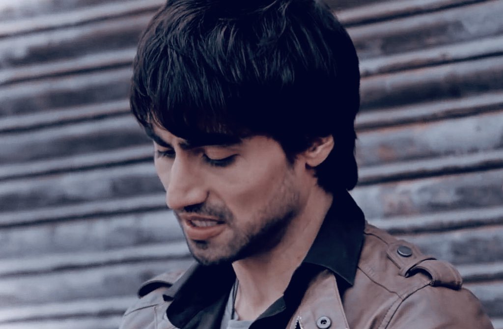 He is so pretty it’s almost unreal #HarshadChopda
