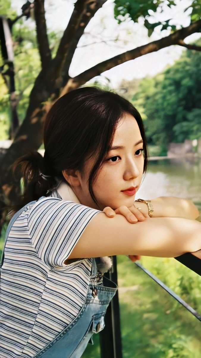 92+ Jisoo Wallpaper Aesthetic Black Pics - MyWeb