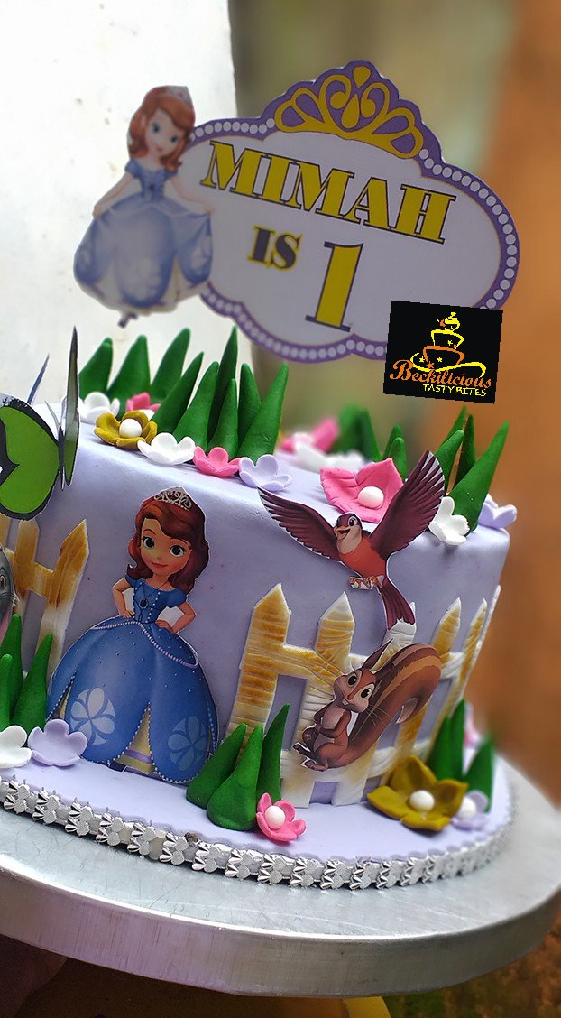 BeckiliciousTa1's tweet photo. #SofiaCake #TasteLikeNoOther #JosSlayBaker247 #josbaker #CakesInJos #BTB ๐๐ช๐ฉ๐
Let's talk business โ๏ธ 08036401804 https://t.co/wS8nlWoqOl