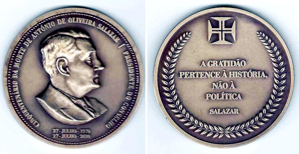 jpintocoelho60's tweet photo. Medalha comemorativa do cinquentenário da morte de Salazar.
A gratidão pertence à História (que deixou uma marca e um legado), não à política (que depende de regimes que passam).
Obrigado, Salazar, pela obra e exemplo.
Viva Salazar, sempre! https://t.co/1QLYjCI7S6