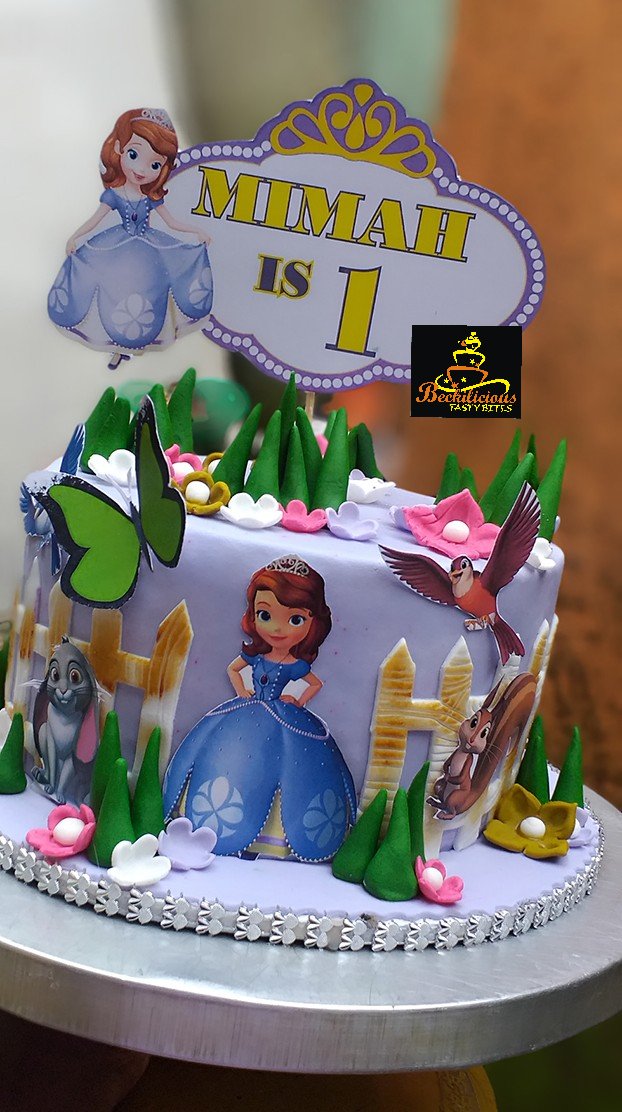 BeckiliciousTa1's tweet photo. #SofiaCake #TasteLikeNoOther #JosSlayBaker247 #josbaker #CakesInJos #BTB ๐๐ช๐ฉ๐
Let's talk business โ๏ธ 08036401804 https://t.co/wS8nlWoqOl