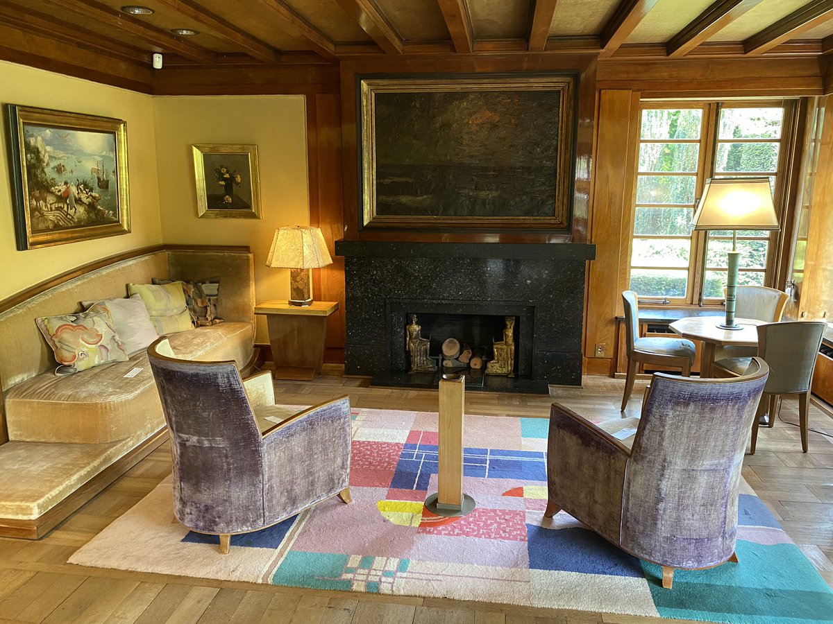 FredLibotte's tweet photo. Built in 1928 and a #museum since 1973, the #VanBuuren #house has an amazing #artdeco interior. But the most impressive are without a doubt the magnificent #gardens that surround the residence: a disconnected oasis in the middle of #brussels #museumsareopen #touristinmyowncity https://t.co/DxDapfDCGv