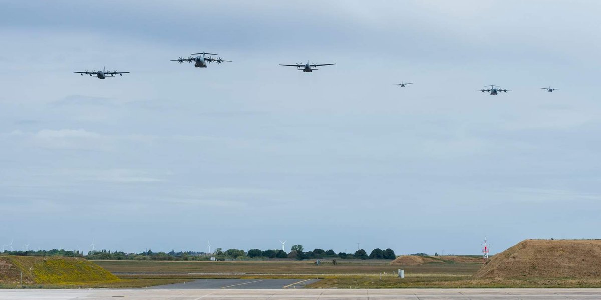 TouraineA400M's tweet image. Les équipages de l’escadron remontent en compétences et en qualifications, notamment dans le package lead ! Ici le retour des Carvex du 14/07 #A400M #Transall  #C130J #Casa #AvGeek