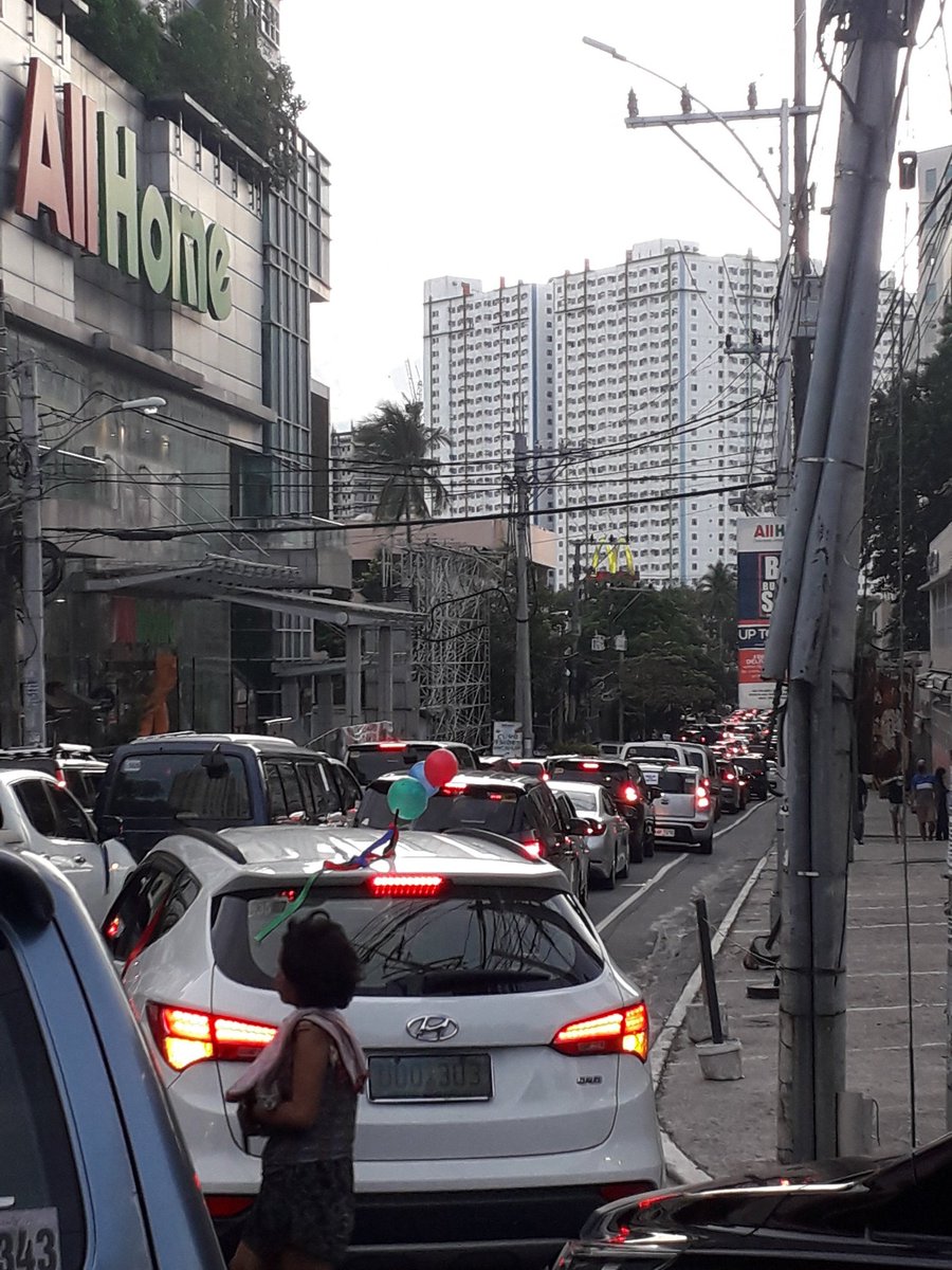teddycasino's tweet photo. Traffic for a cause. Yes, there's such a thing. #LabanKapamilya #IbalikAngABCBN https://t.co/iPJiaVMxYo