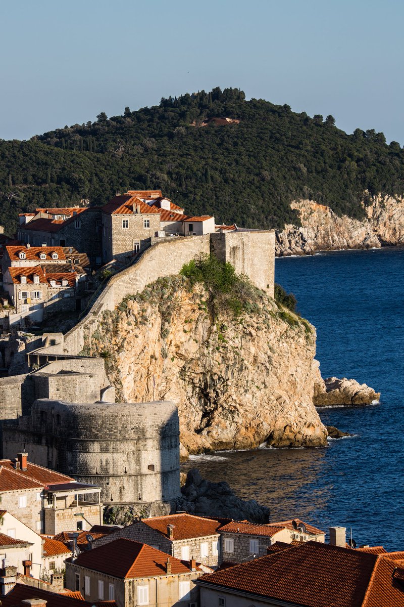 Dubrovnik tourist guide tweet media