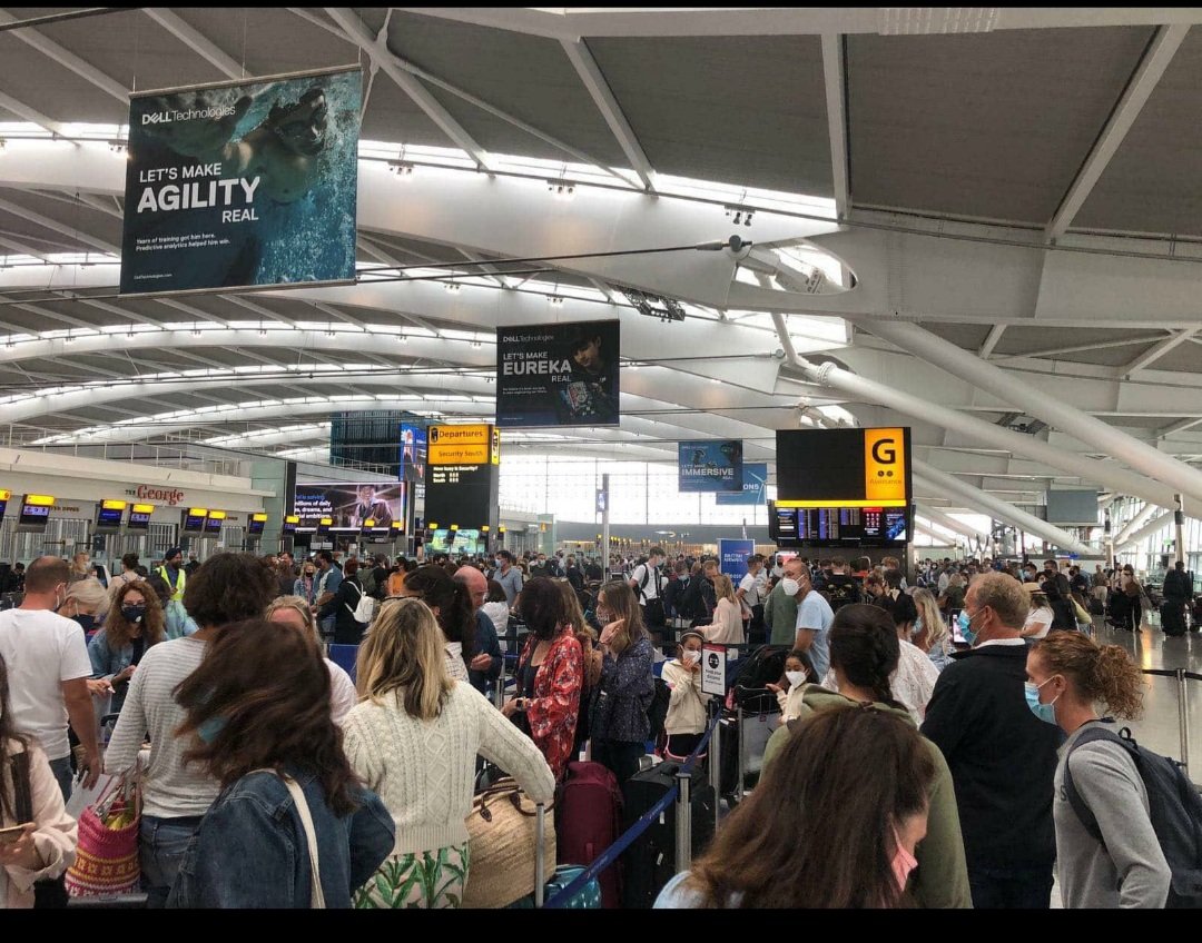 carolestant's tweet photo. When your plans are time critical just in case, the very excuse you are using dissapears and comes back to bite you on the bum and #TheGreatBASwindle is exposed . #BackInTheHold #BABetrayal #Aviation #JobsNotWelfare #COVID__19 #Temporary #T5 #StaffShortage https://t.co/HVm3fhVdOW