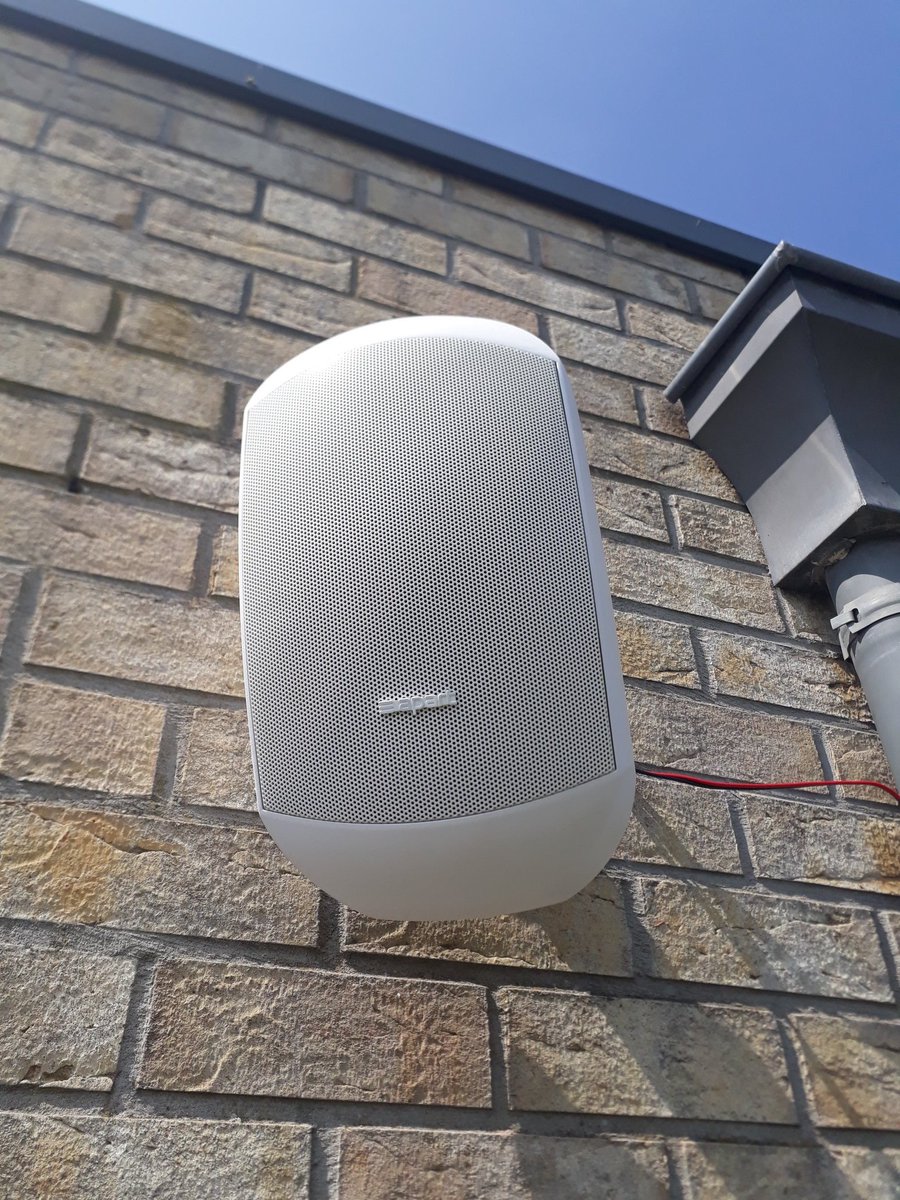 GielenDanny's tweet photo. Sunny days on the terrace now with #music @ApartAudio #Mask6 weather resistant #Loudspeaker @Biamp https://t.co/Tiw1XyKXyB