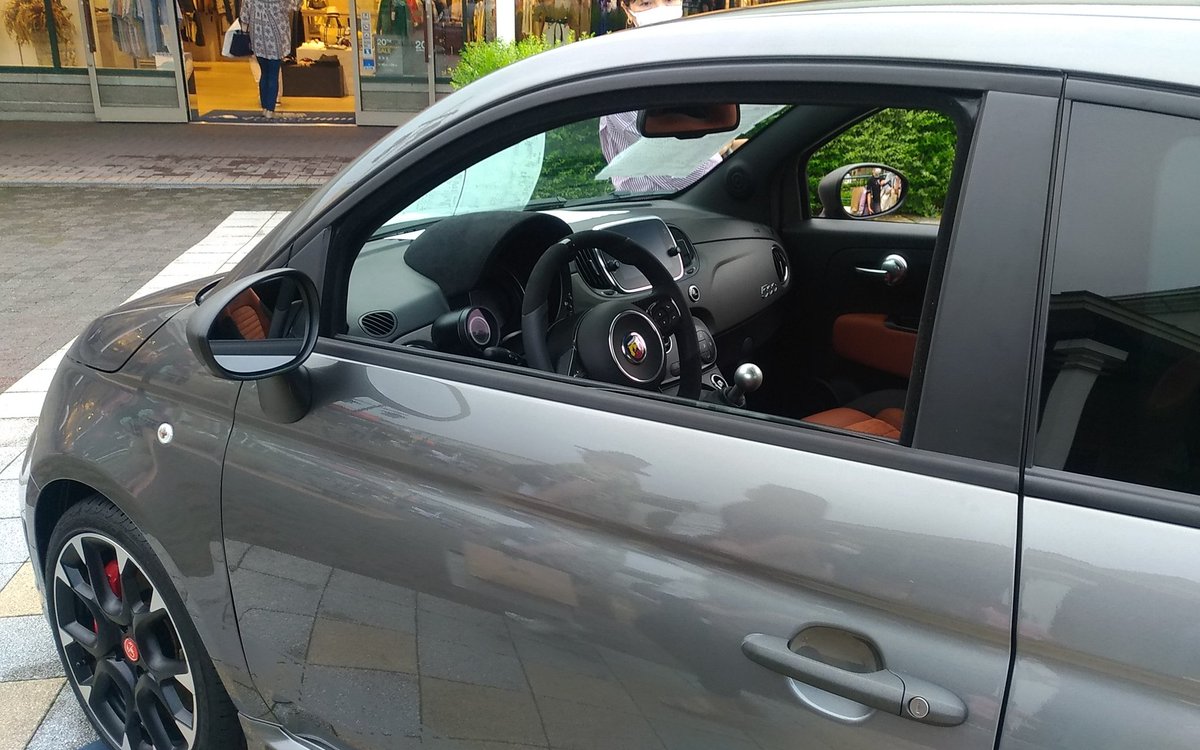 カッコ可愛い(･∀･)軽く400万越える、、