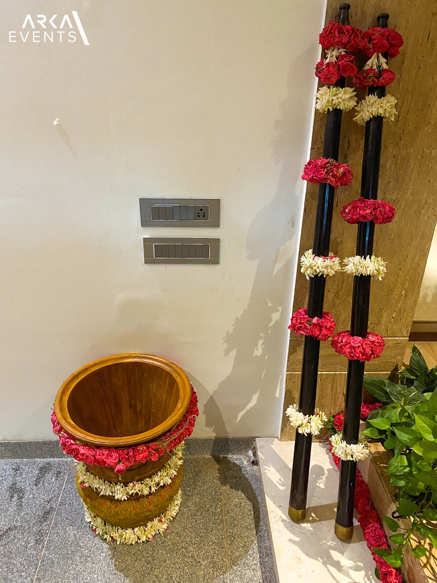 arka_events's tweet photo. We were thrilled to organise this Lagnapathrika event for this cute and quirky couple. @akhilareddyp @ramanuja_reddy 

contact us on : +91 969 719 7777

#postcoronaevent #homeecents #eventplanner #weddings #events #weddingplanner #event #eventplanning #partyplanner #birthdayparty https://t.co/26r7lilpGB