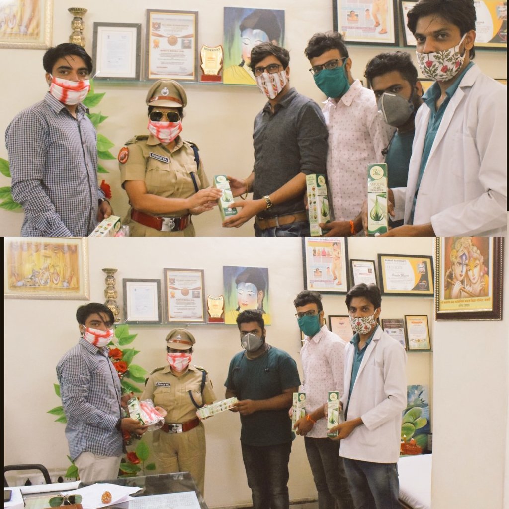 svvfoundation's tweet photo. Distribution Program= #sanitizer #mask #aloevera_juice #ChiefGuest #AD_DCP_SUNEETA_MEENA #RajasthanPolice
#svvfoundation #aayulifeherbal #jaipurpolice #suneetameenamam #drsundergurjar #nirbhayasquad #ayurveda #covid19 https://t.co/v2VcpXMIyz