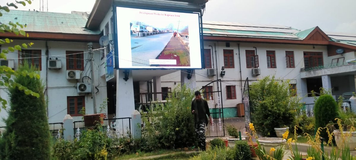 lexastream's tweet photo. #LEXASTREAM completed new outdoor led video wall 15 ft x 10 ft projects installation in commissioner of police headquarters in Jammu & Kashmir. #outdoorvideowall #headquaters #led #ledscreen #covid19 #corona #StayHome https://t.co/vMpxN3N1iX