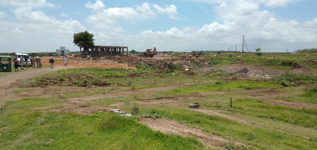 રવાપર ખાતેના સરકારી ખરાબાની જમીન ઉપરના દબાણ હટાવી લગભગ બે હેક્ટર જેટલી જમીન ખુલ્લી કરવામાં આવી..<a href="/CollectorMorbi/">Collector & District Magistrate, Morbi</a> <a href="/pkumarias/">Pankaj Kumar</a> <a href="/CMOGuj/">CMO Gujarat</a>