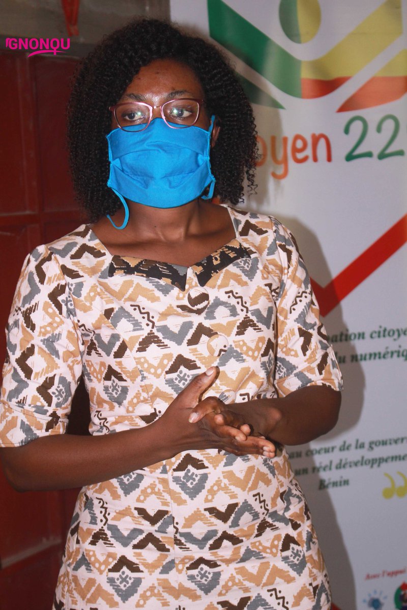 229Citoyen's tweet photo. Gestion de la #puberte et de l'hygiène #menstruelle avec les élèves handicapées auditives de #Louho. @EmeniqueA répond aux préoccupations des participants. cc @YaliTeam229 @UNICEF_Benin @unfpa_benin @USEmbassyBenin @PlanIntlBenin #Citoyen229 #wasexo #Gnonou https://t.co/u1JOT4mhSe