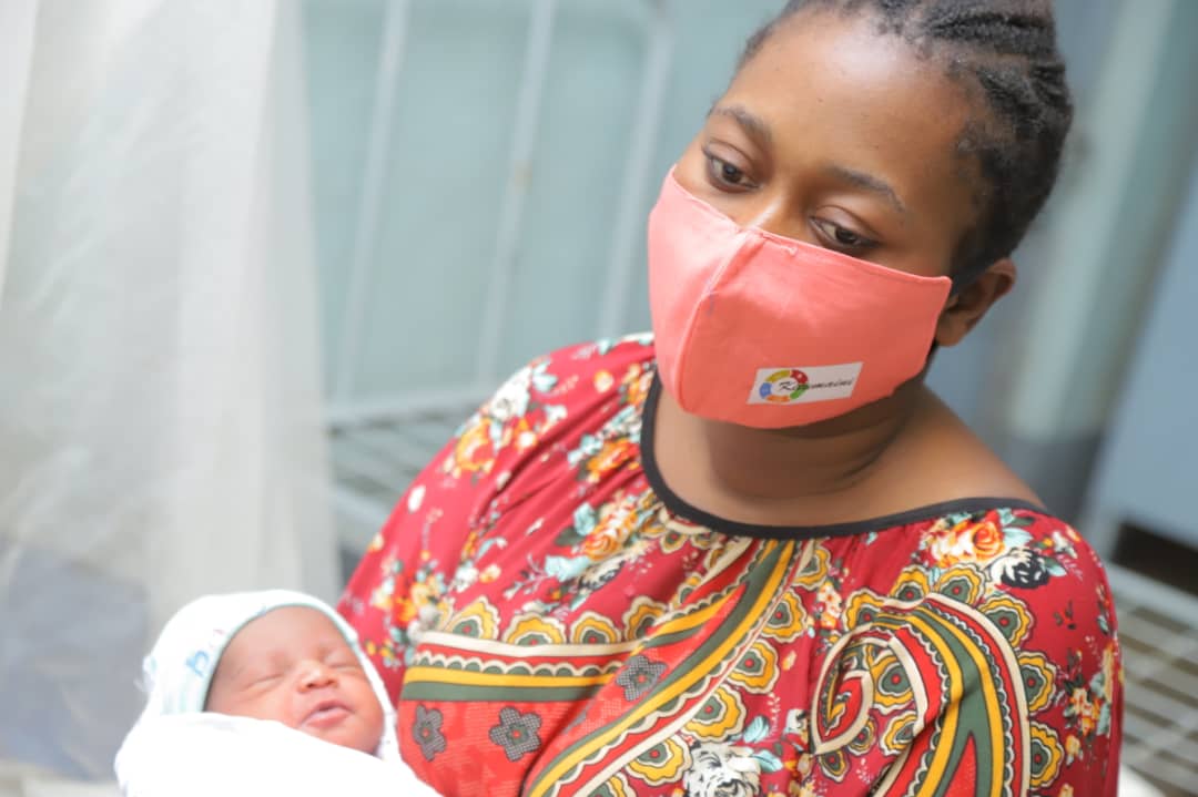 SennenHounton's tweet photo. After #Kinshasa launch with Minister @BillyKambale1, after #Goma, 1,000s masks produced in #Lubumbashi by @UNFPARDC ado girls prog #Kitumani for prev of #covid19 in midwifery services, &amp; among ado  &amp; young people @AfriyanRdc @MinSanteRDC @MingenreRdc @AssembleeN @PrimatureRDC https://t.co/Ua3WzWXVo7