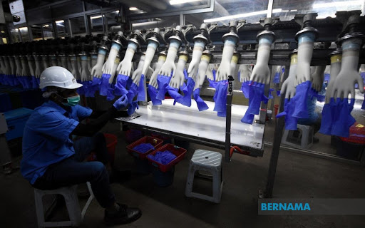 Isu buruh paksa yang dihadapi syarikat tempatan, Top Glove Corporation Bhd akan diperjelaskan kepada pihak berkuasa Amerika Syarikat bagi pastikan eksport bekalan produk itu tidak terganggu ketika dunia sedang menghadapi pandemik #COVID19- DS <a href="/AzminAli/">Mohamed Azmin Ali 🇲🇾</a>