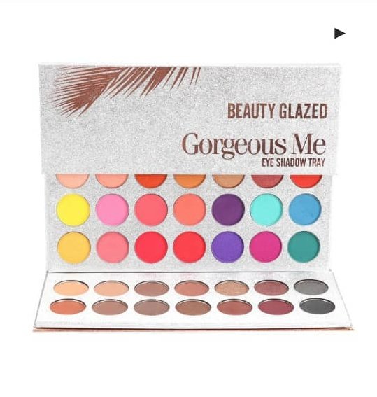 saintstica's tweet photo. Two affordable eyeshadows that can give yon maximum satisfaction.
#2,500
#NigerianComedians
#10over10
#MakeWayForTREASURE
#MakeupTutorial
#makeup #makeupartist https://t.co/stDx2MdPSQ