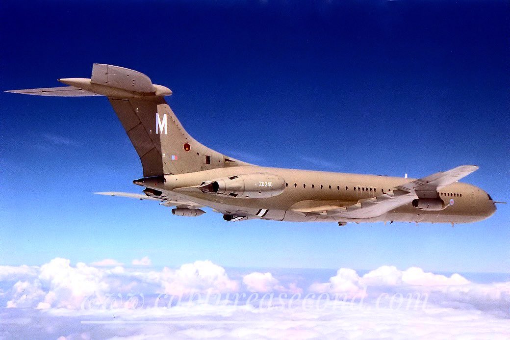 Keith ‘KC’ Campbell (@captureasecond) on Twitter photo In formation with VC-10 ZD240, 1997. #raf #vc10 #zd240 #formation #airtoair #jet #blue #sky #clouds #aviation #avgeek #captureasecond <a href="/ZD241_VC10/">VC10 Preservation Group</a> <a href="/RAFBrizeNorton/">RAF Brize Norton</a> <a href="/vc10derness/">旅客</a> In formation with VC-10 ZD240, 1997. #raf #vc10 #zd240 #formation #airtoair #jet #blue #sky #clouds #aviation #avgeek #captureasecond <a href="/ZD241_VC10/">VC10 Preservation Group</a> <a href="/RAFBrizeNorton/">RAF Brize Norton</a> <a href="/vc10derness/">旅客</a>