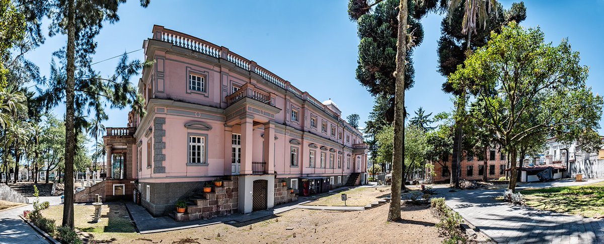 RetinaCreativa's tweet photo. La Circasiana
#Ecuador #DanColor #RetinaCreativa #photo #Nikon #landscape #photography #travel #viajar #500pxrtg #visitEcuador #ViajaPrimeroEcuador #allyouneedisecuador #Colors #EveryDay #SouthAmerica #Quito #Palacio https://t.co/PulayVobJH
