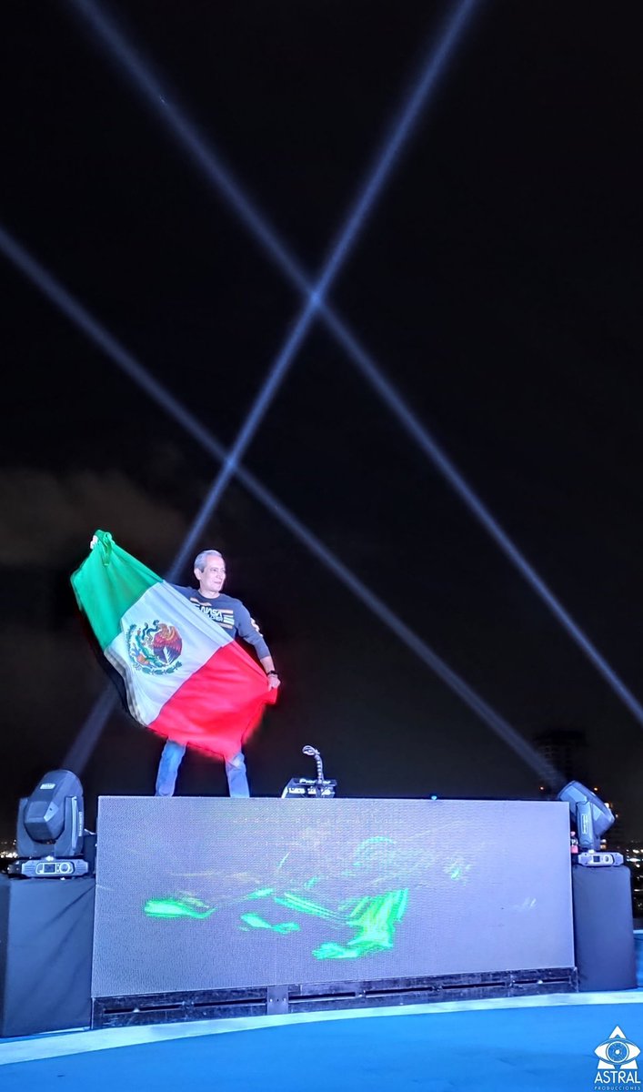 ASTRAL_PR0's tweet photo. Existen sueños que se hacen realidad, el camino no es fácil pero la satisfacción es única un claro ejemplo es @djpelosmx un dj Mexicano que a llevado a todo el mundo la calidad musical del país.

#djpelos #set #music #daydream #medusa #whiteentertainment  #astralproducciones https://t.co/sDXIXLhhqK
