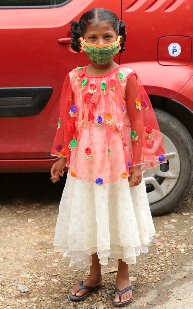 APPOLICE100's tweet photo. Bindu 7 years old girl from Guntur lost her father long back.Her mother entered into relationship with a man and abandoned her.
She read about #OperationMuskaan and approached #APPolice.Now Bindu is safe and happy in a child care home.
KUDOS to #APDGP  for d wonderful initiative https://t.co/eksjPN2JIV