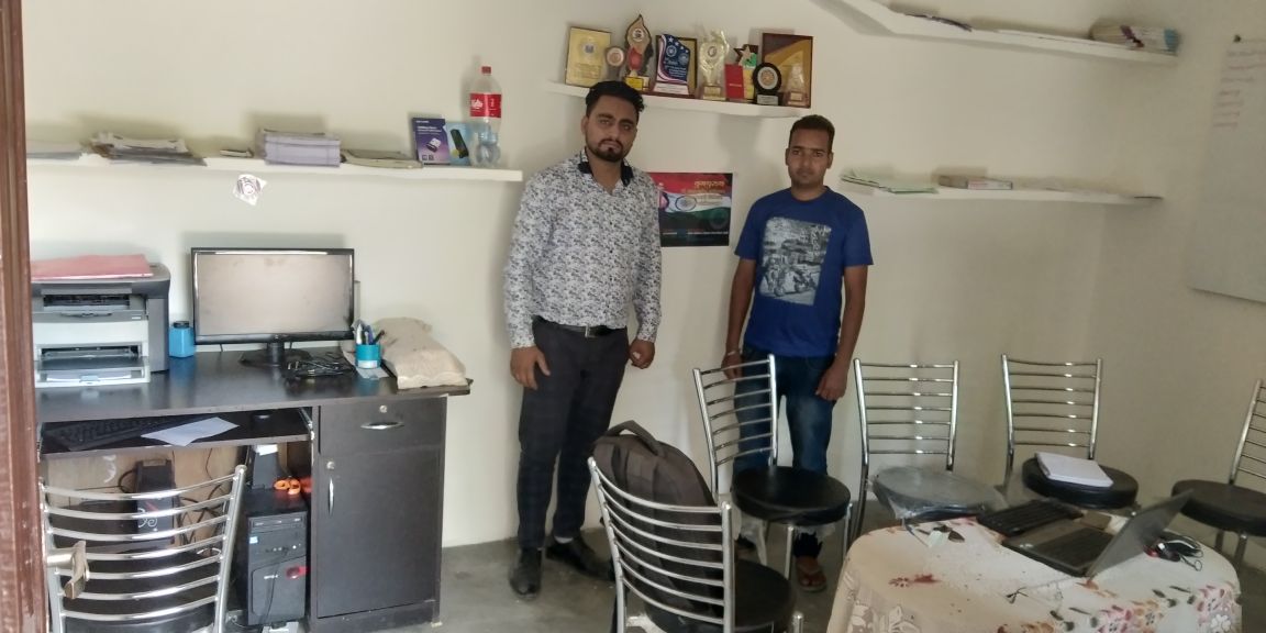 Baljind05172000's tweet photo. डिजिटल इंडिया की सफलता में सीएससी केंद्र VLE की अहम भूमिका.
#CSCPunjabDay 
@dintya15
@jpsinghch
@CSC_Punjab
@rrsingh15
@MANISH_CSCSPV
@navinpatwardhan
@amitpbspm
@CSC_Punjab
@rsprasad
@wifichoupal
#CSCseGRAMSWARAJ 
@academy_csc
@OfficeOfRSP
@CSCegov_
@amitpbspm https://t.co/Xs7txTr7Om