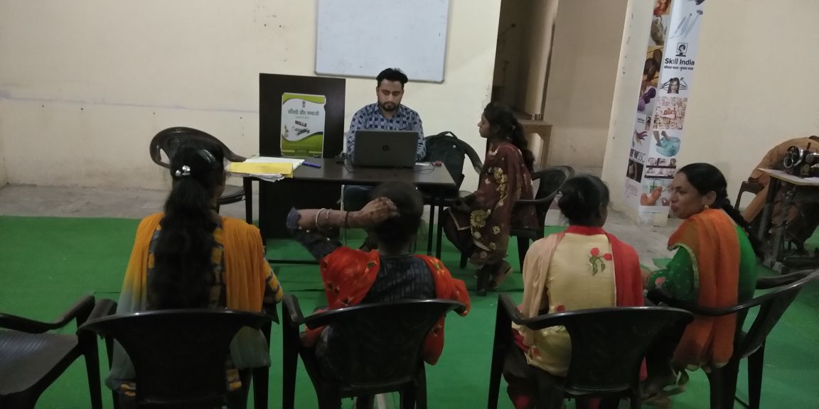 Baljind05172000's tweet photo. डिजिटल इंडिया की सफलता में सीएससी केंद्र VLE की अहम भूमिका.
#CSCPunjabDay 
@dintya15
@jpsinghch
@CSC_Punjab
@rrsingh15
@MANISH_CSCSPV
@navinpatwardhan
@amitpbspm
@CSC_Punjab
@rsprasad
@wifichoupal
#CSCseGRAMSWARAJ 
@academy_csc
@OfficeOfRSP
@CSCegov_
@amitpbspm https://t.co/Xs7txTr7Om