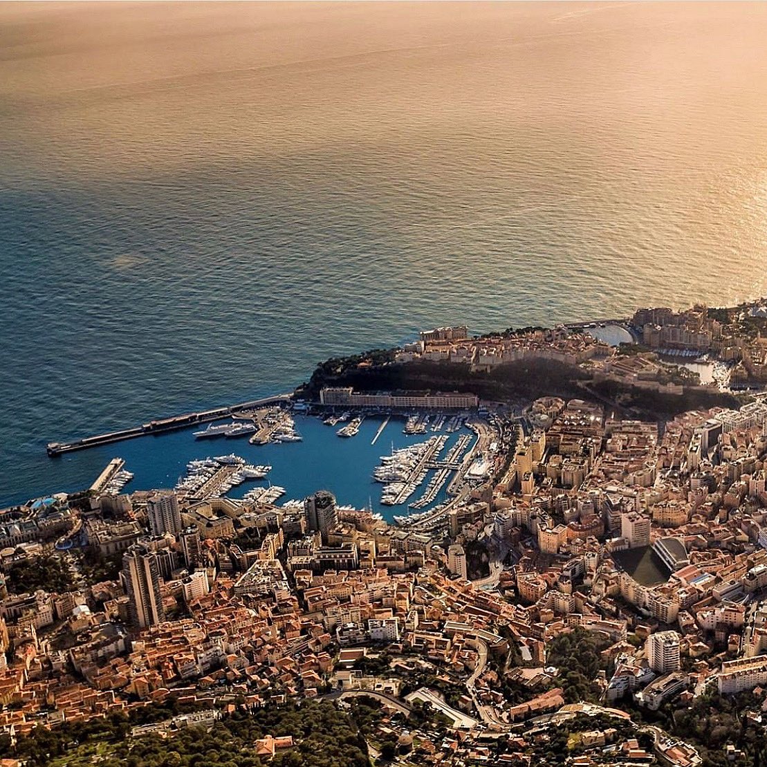 AmberLoungeLtd's tweet photo. Happy weekend to all! 

#HappyWeekend #WeekendVibes #Relax #FrenchRiviera #AmberLounge #UnlockTheExcitement #LuxuryLifestyle #Luxury #SunIsShinning #Monaco #MonteCarlo #Travel #SummerVibes #Summer https://t.co/HPuzzmc02Z