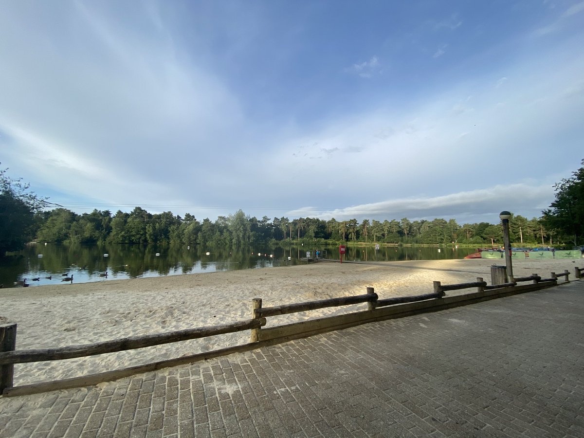 Good morning <a href="/CP_UK_Elveden/">CP_UK_elveden</a> can someone tell my dogs &amp; son it’s too early 😴😴#mycp