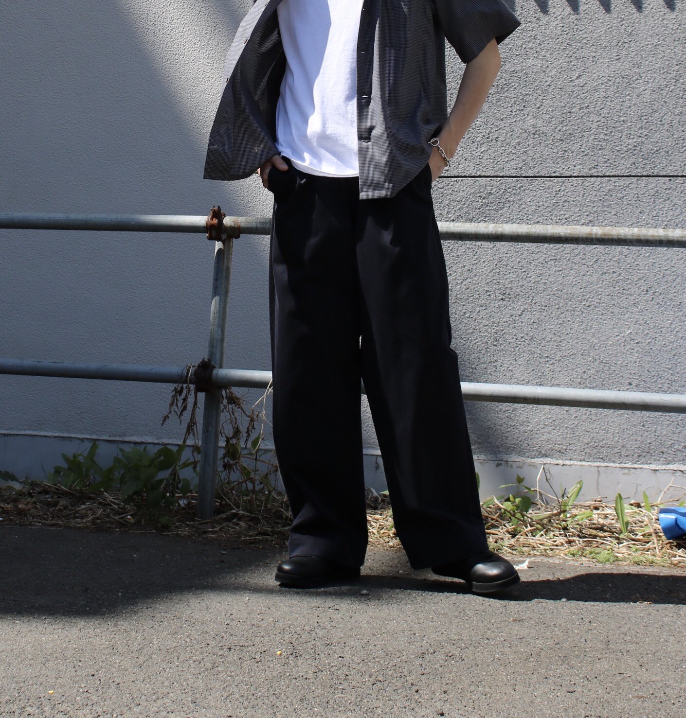 直営店に限定 UNIVERSAL PRODUCTS. NO TUCK WIDE CHINO kids-nurie.com