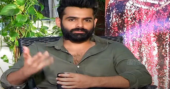 yuvana_sweety's tweet photo. Chala crowd baite undipoyaru ani telsindi.. aa vishayam lo felt bad..
His caring. ❤️

#1YearForiSmartShankar https://t.co/7ubbX7Hi1W