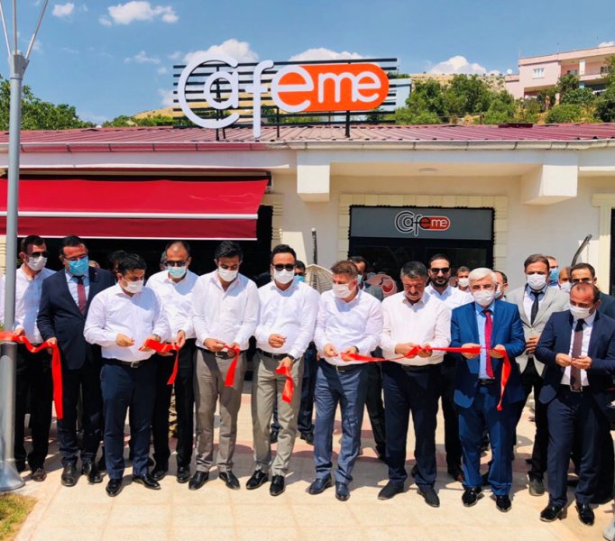 omerozer56's tweet photo. Şirvan’da “Cafeme56 ”’nın Açılışı Yapıldı
https://t.co/t9rSud4l6Y @zihniyildizhan @SiirtValiligi @memis_inan @necat_cellek @mtunc4444 @AvEkremOlgac @dnzdp1979 @vehap_c @baris_kezer @sirvankymkmligi @sirvanmem @FenSirvan @BaykanKmk @cafeME56 @SukruUras @eruh_kaymakam https://t.co/zRQFD1gmSx