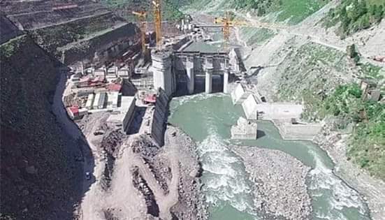 دنیا میں اس وقت چین سب سے ذیادہ ڈیم رکھنے والا ملک ہے جس کے کل بڑے ڈیمز کی تعداد لگ بھگ 23 ہزار آٹھ سو ہے اور تمام چھوٹے بڑے ڈیمز کی مشترکہ تعداد 87000 کے لگ بھگ ہے.دوسرے نمبر پہ آتا ہے امریکہ جس کے بڑے ڈیمز کی تعداد 9200 ہے اور لگ بھگ ہر ریاست میں 1700 سے ذیادہ چھوٹے 1/10