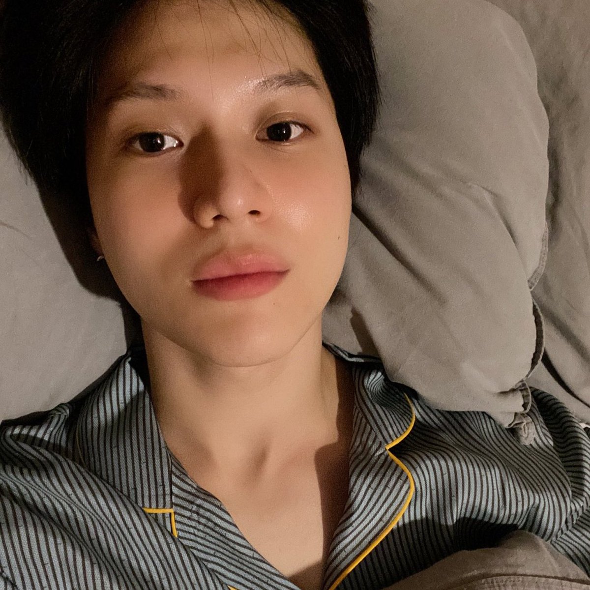 ofrvncesco's tweet photo. % 𝐅𝐑𝐀𝐍𝐂𝐄𝐒𝐂𝐎'𝐬 🎧⁺ › ˈplāˌlıst. .更新 ¡ #KND1stEP ₊ #OutOfMyLimit.
No podía irme a dormir sin antes no haber escuchado Out Of my Limit de KND. Un temazo que me ha acompañó esta madrugada y me dejó encantado. Stan talent. https://t.co/oLGexYwCiR
