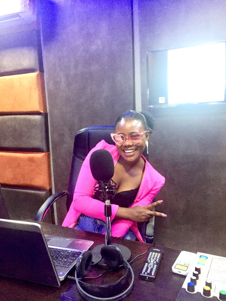 CorrectRadioTV's tweet photo. #CorrectWeekendShow w/ @official_nekky
#TheLolo1OfCorrectFm
#WDP - "Beautiful day" @Ajaezeo
#CorrectFmEnugu
#SaturdayMorning https://t.co/vrBqOXXZOT