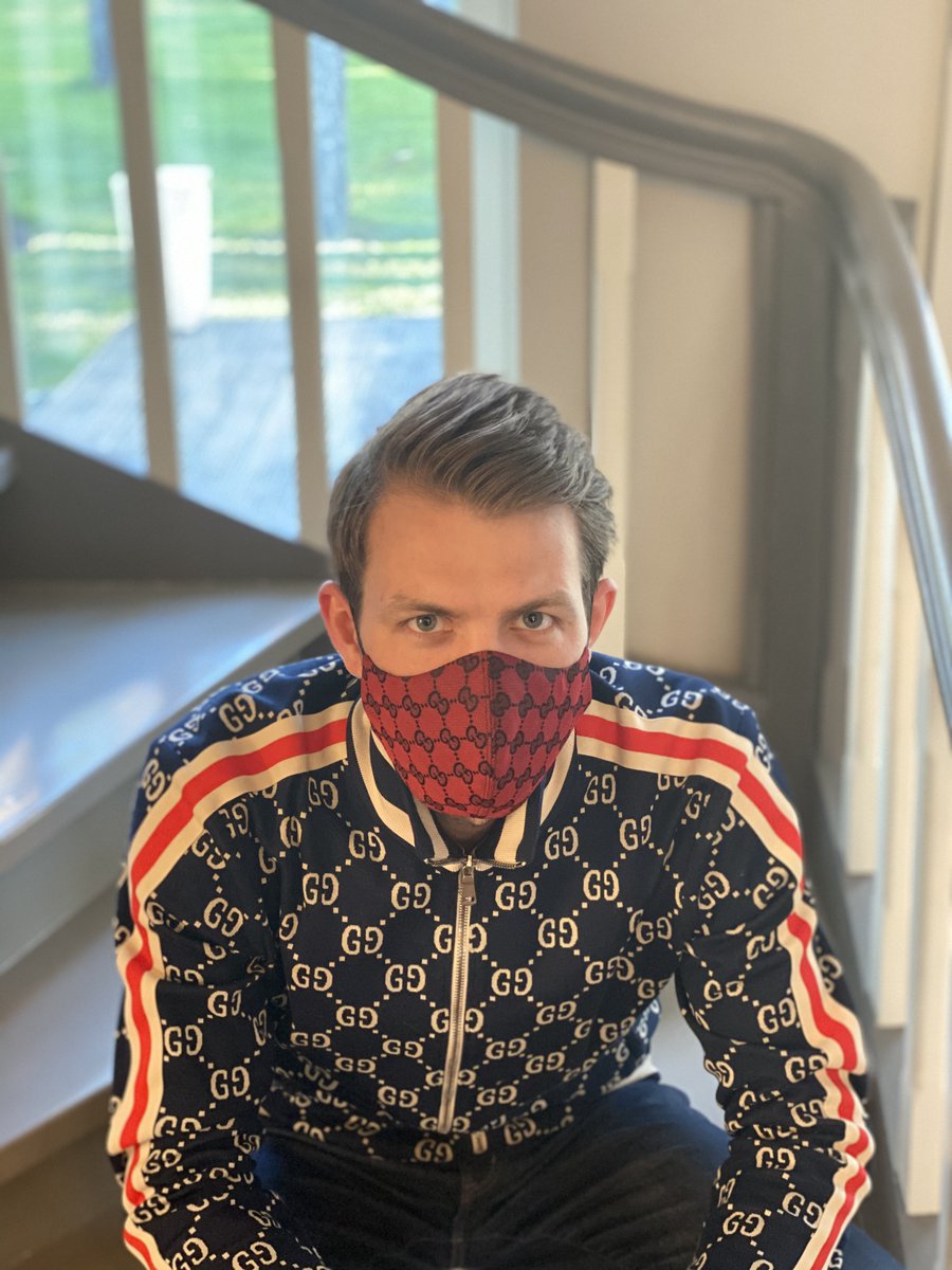 UMoodco's tweet photo. Urban Mood masks are all handmade by the artisans of small European workshops. Very high quality materials are picked by our team and each piece that is completed is truly unique. https://t.co/18IUY3RV7M
#designermask #facemask #coronavirus #covid #covid19 https://t.co/UevIYWA5GZ