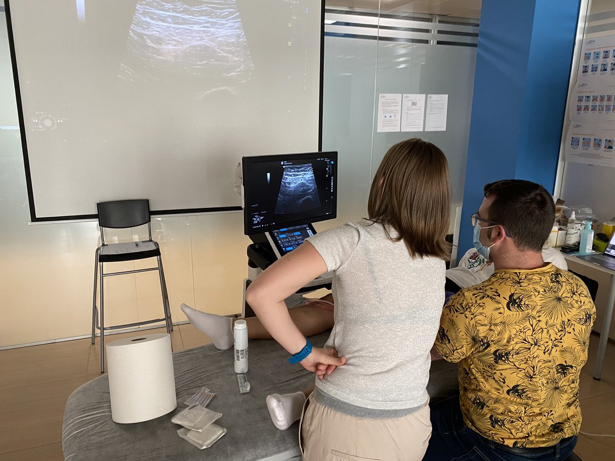 MVClinic's tweet photo. Y en #Madrid @primfisio el S2 de #neuromodulacionpercutanea #NMPe con nuestro fisioterapeuta @MinayaFran
#nerviofemoral #safeno https://t.co/3I8YxtShcc
