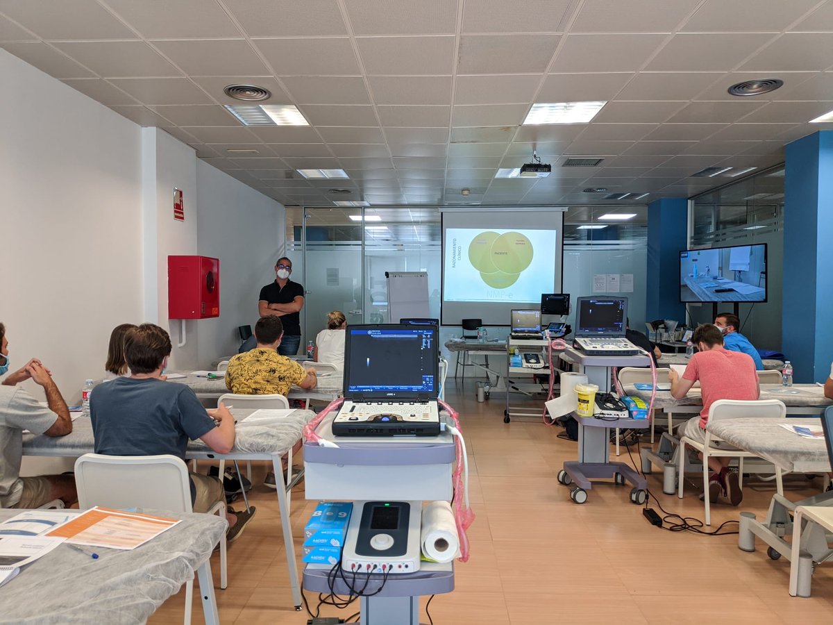 MVClinic's tweet photo. Y en #Madrid @primfisio el S2 de #neuromodulacionpercutanea #NMPe con nuestro fisioterapeuta @MinayaFran
#nerviofemoral #safeno https://t.co/3I8YxtShcc