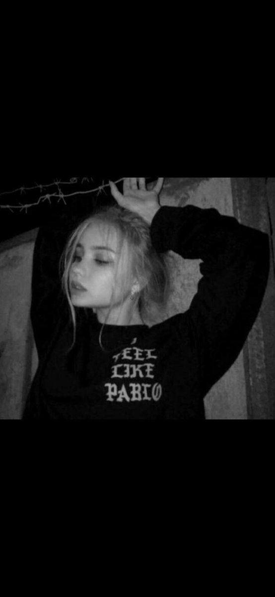 أنا أغرق مٌن الداخَل.