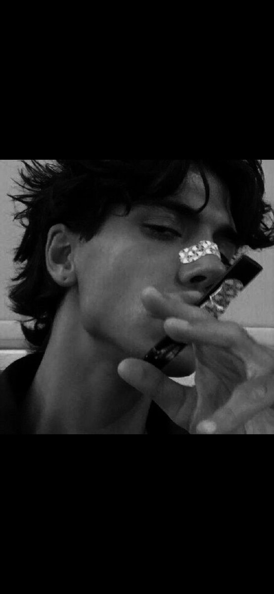 كن قوياً لا تثير الشفقة حتى لو أنّك حُطام