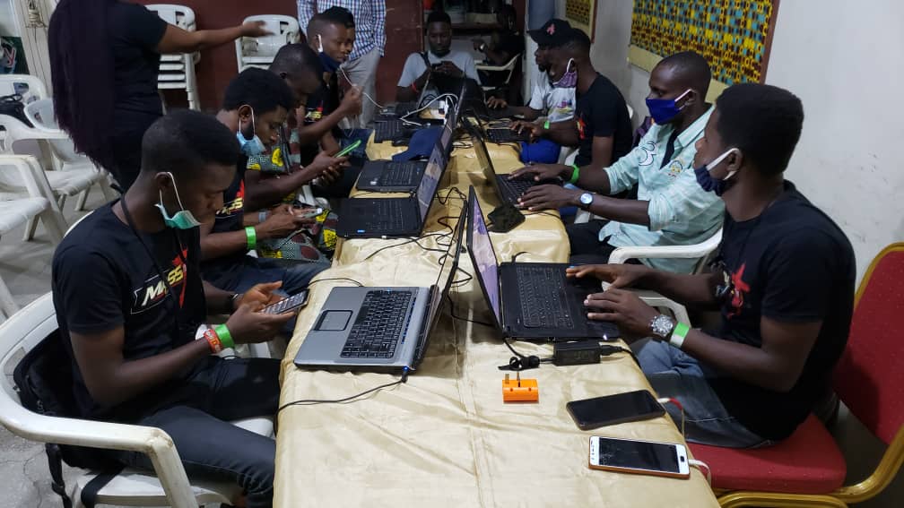 Oluwaseun109's tweet photo. #MASS7VirtualEX crew @work Glorryyyyyyy to God for the success, Miss you guys.... #Massians https://t.co/M4elh5jLVm