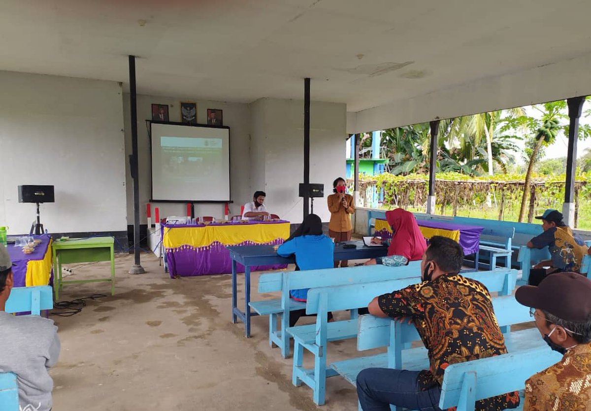 WendrikaW's tweet photo. Sosialisasi Program Desa Peduli Gambut dari Badan Restorasi Gambut Republik Indonesia merupakan salah satu agenda memperkenalkan dan memberikan edukasi terperinci terkait Program Desa Peduli Gambut. 
@BRG_Indonesia @WendrikaW #BRG #DPG2020 #BadanRestorasiGambut #SosialisasiDPG https://t.co/sxcm2NAEIo