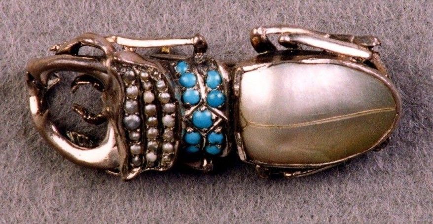 WBerksMuseum's tweet photo. Calling all young writers to get ready and get your #WriteOn!
@WBerksMuseum we're running an exciting short story competition. Itโs a chance for young writers to create a story with 8 museum objects: https://t.co/Cgz9B6s8mh
#MuseumStories #CuratingTales #SpinAYarn #YoungCurators https://t.co/5H8DbhjVIg