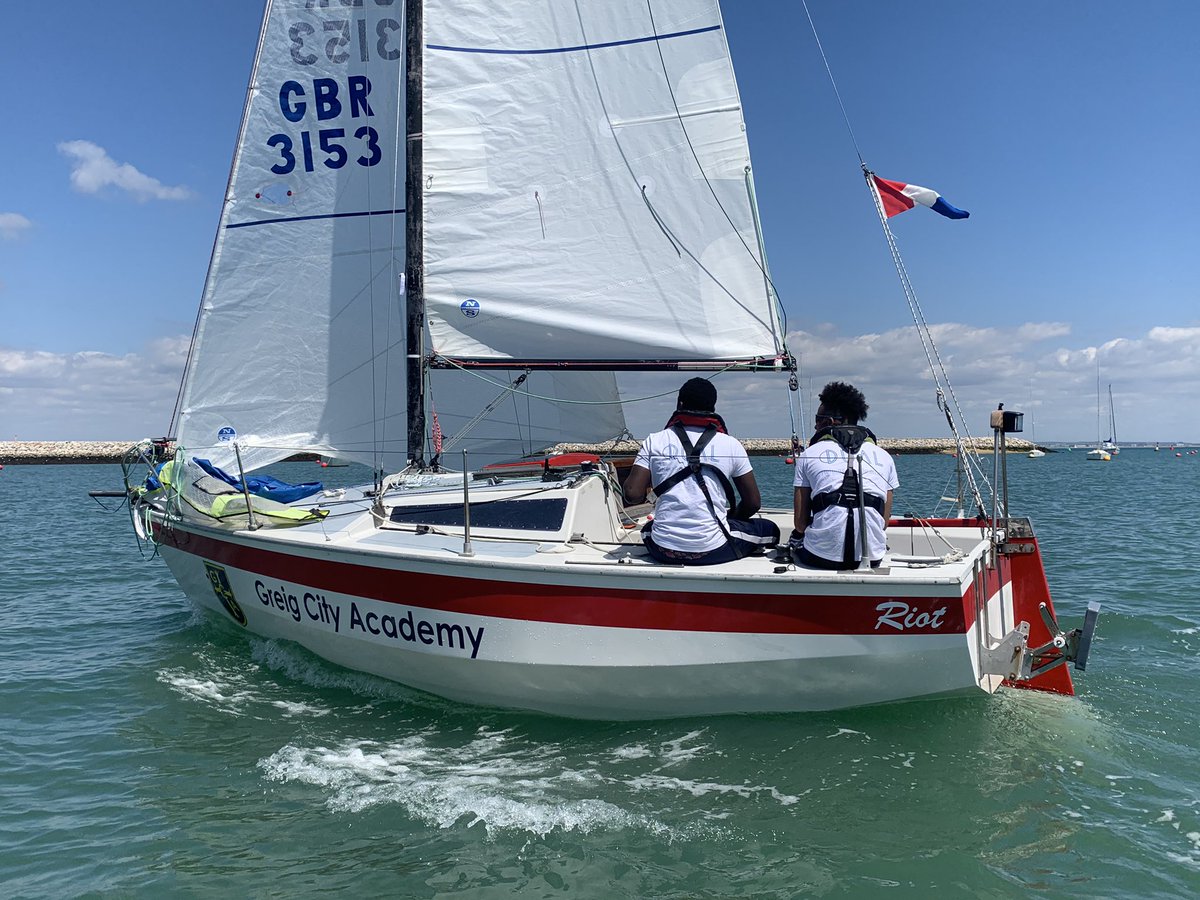 ScaramoucheST's tweet photo. Our young junior and senior crews are ready for today’s JOG race. Two boats with 2 young crews. Won’t be long until Scaramouche is back. Great opportunities supported by @dual_group #helpingyoudomore #JOGracing https://t.co/qwyN2Mx9hT