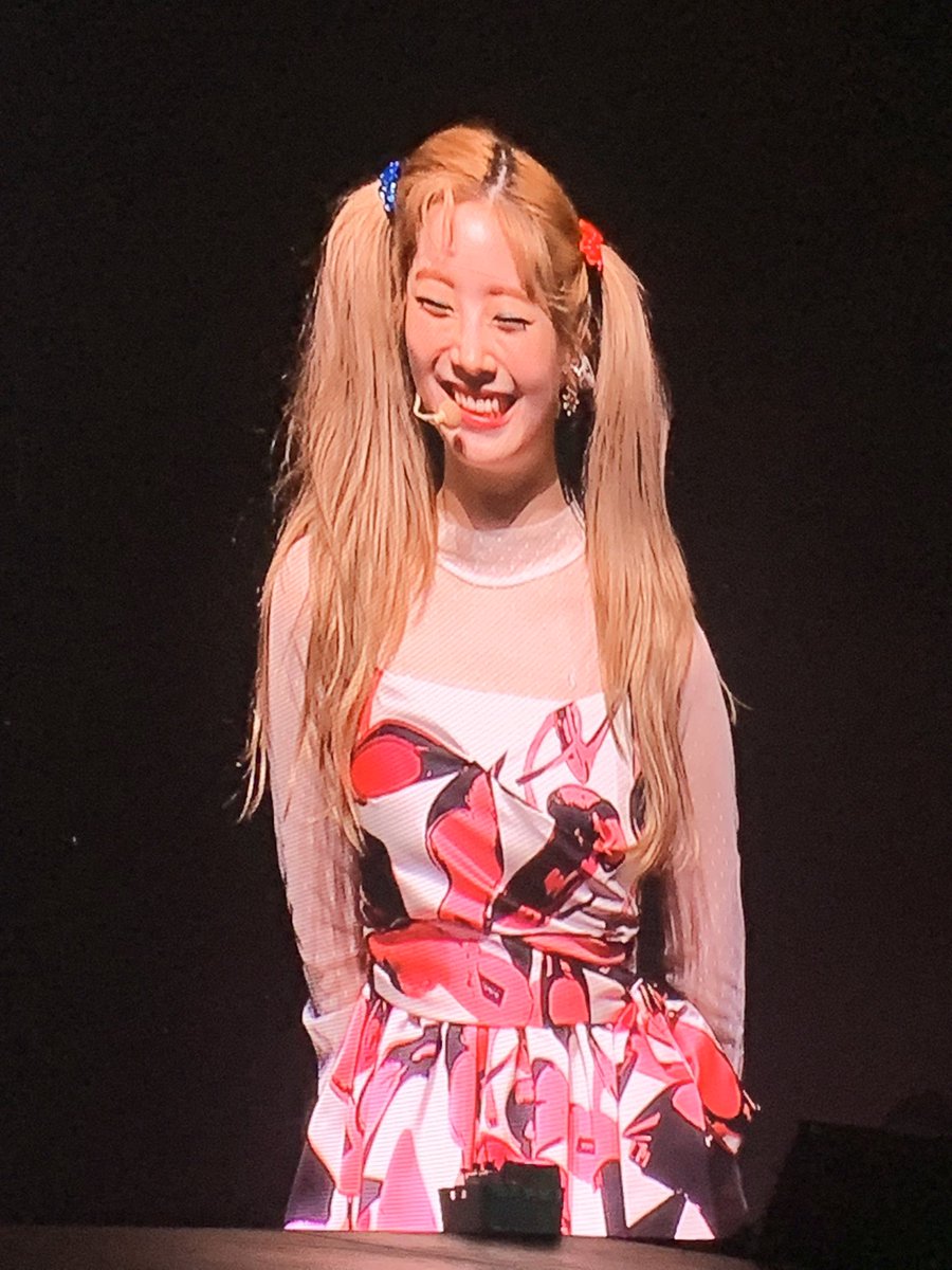199. my twicelights anniversary  i miss it so much! take me backhere’s a smiley dubu