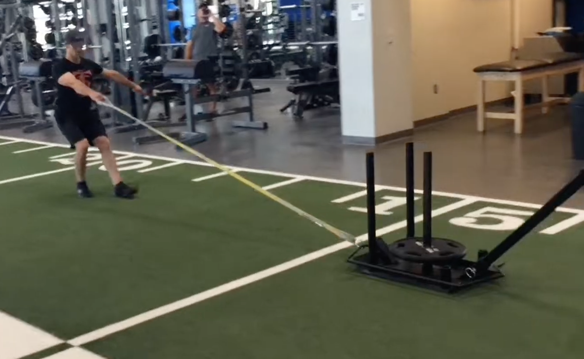 T_Nation's tweet photo. "This is an anti-rotational exercise for the core and an upper-back strengthener that'll help out your shoulder health."

Check out more intense sled pulling/pushing variations for strength and conditioning: https://t.co/3mvaWZpgOX https://t.co/QGSuSnNXXr
