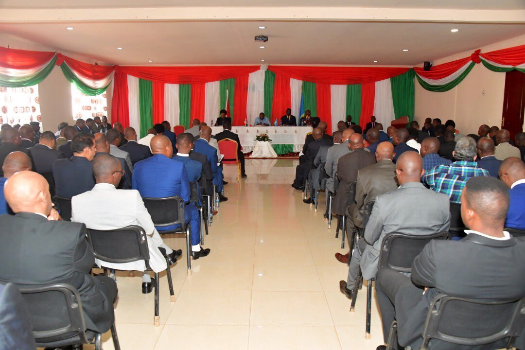 fablice1's tweet photo. I have been pleased to be among the Burundian business investors &amp; economic operators of the private sector. We’ve had a great exchange with H.E @GeneralNeva the president of #Burundi, mainly highlighting &amp; reminding how its the fundamental role of the country’s development. https://t.co/5gHNR99wpH