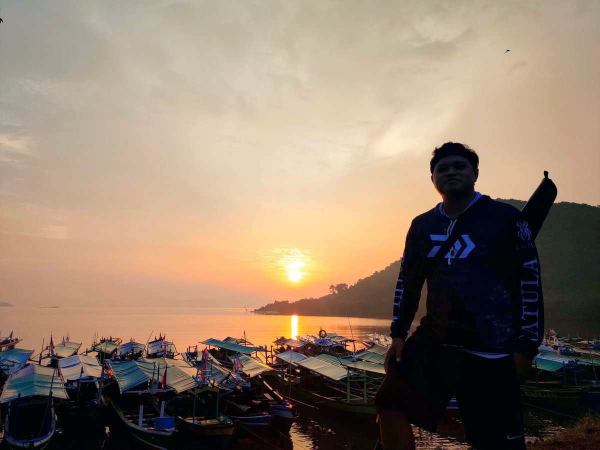 Mkhoirulhuda24's tweet photo. Jadilah Dokter, profesor, insinyur, guru, ekonom, politisi, youtuber, selebgram, gamer pro, angler, tukang rebahan dan kembalilah ke Muhammadiyah #bukanquotes #Milad59IPM #TerimakasihIPM https://t.co/McpFORfJjk
