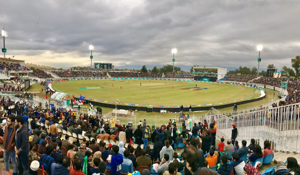 Fourth, the  #cricket. I came to Pakistan unpersuaded about the sport (sorry!). And unfortunately we only went to one match (in Rawalpindi,  @islunited vs  @PeshawarZalmi). But what a game! The energy and enthusiasm were fantastic! So glad cricket has come back to Pakistan. 