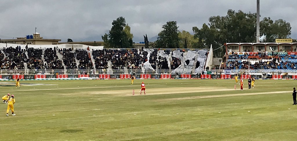 Fourth, the  #cricket. I came to Pakistan unpersuaded about the sport (sorry!). And unfortunately we only went to one match (in Rawalpindi,  @islunited vs  @PeshawarZalmi). But what a game! The energy and enthusiasm were fantastic! So glad cricket has come back to Pakistan. 