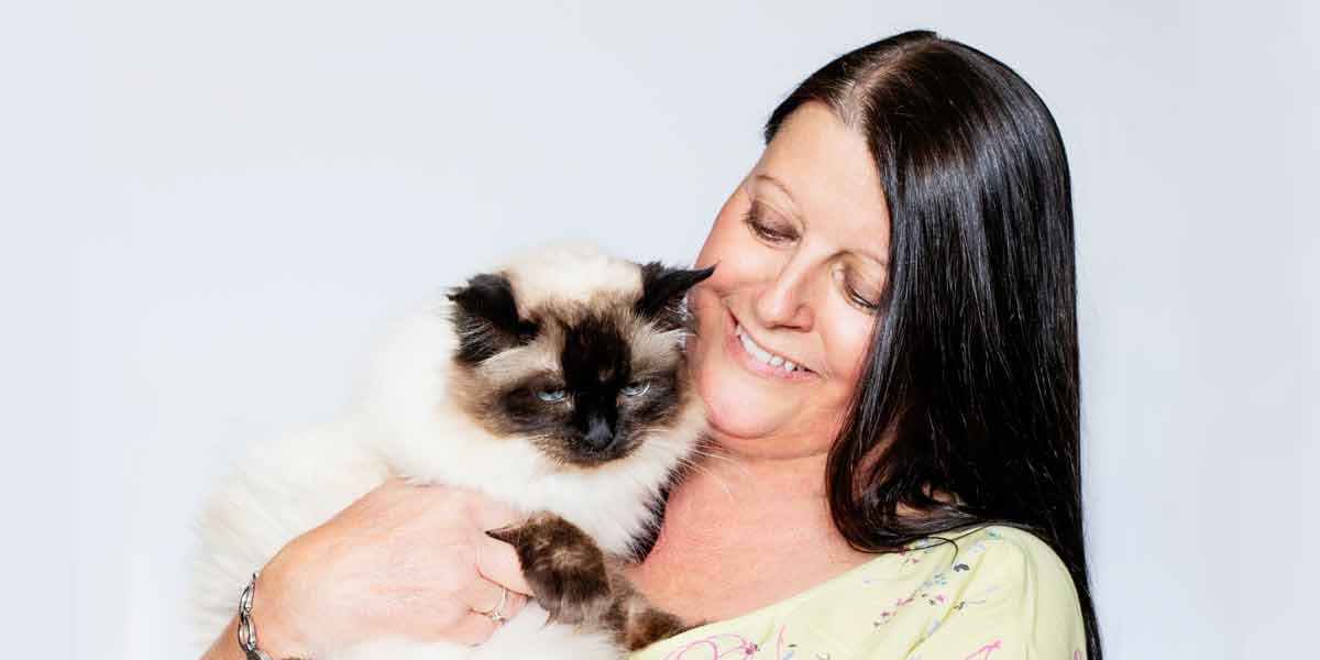 We are thrilled to introduce Sapphie as the new ‘Face of CurcuCat’ the soon to be nineteen year old Ragdoll Birman cross. Thank you to all those who entered and voted. Read Sapphie’s story here:
camnutra.com/news/face-of-c…

#cat #ambassacat #curcucat